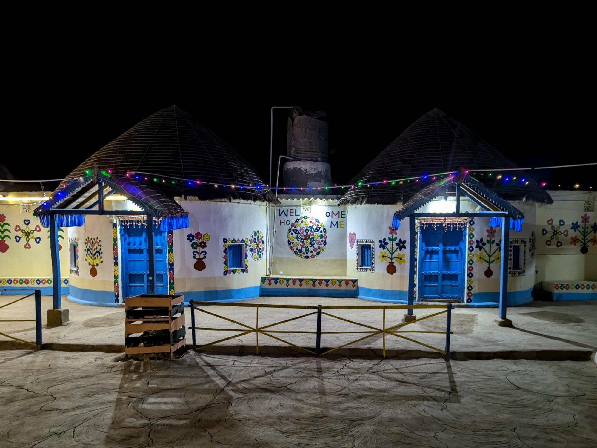 Dhordo White Land Villagestay מראה חיצוני תמונה