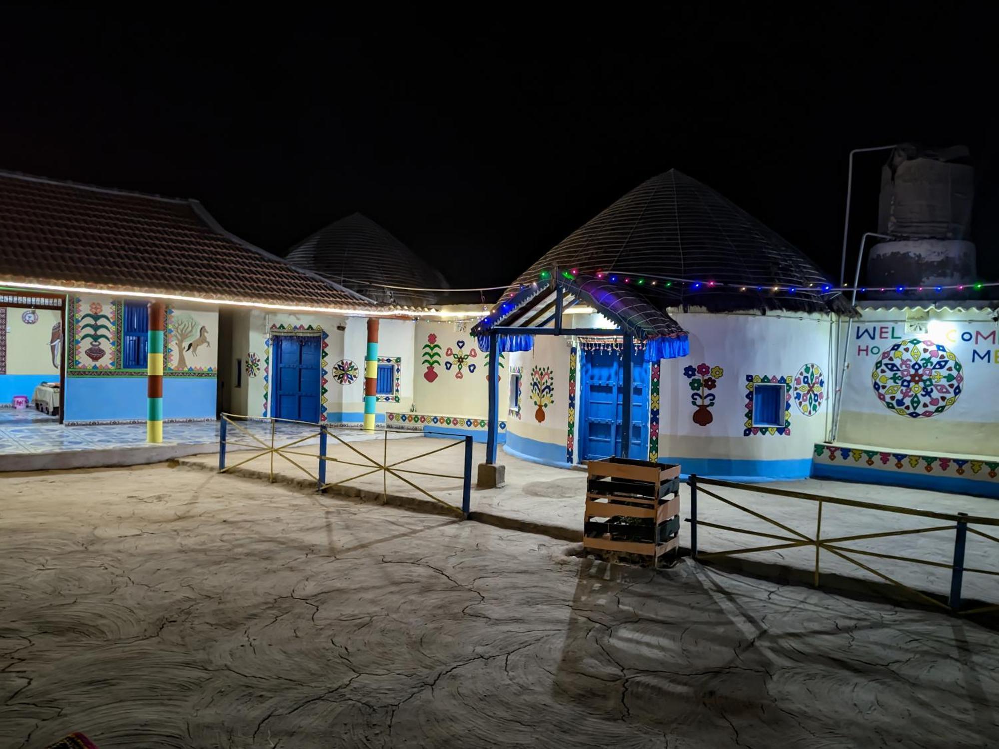 Dhordo White Land Villagestay מראה חיצוני תמונה