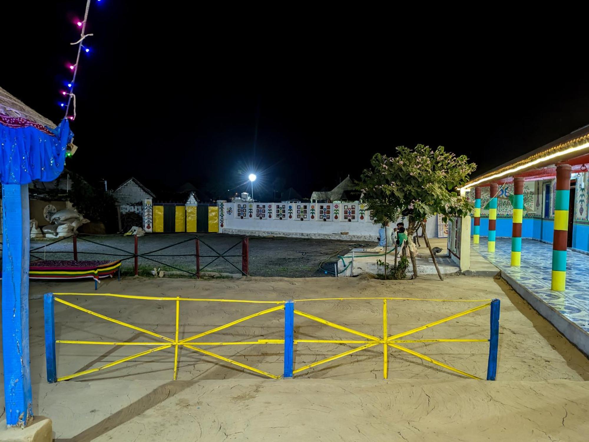 Dhordo White Land Villagestay מראה חיצוני תמונה