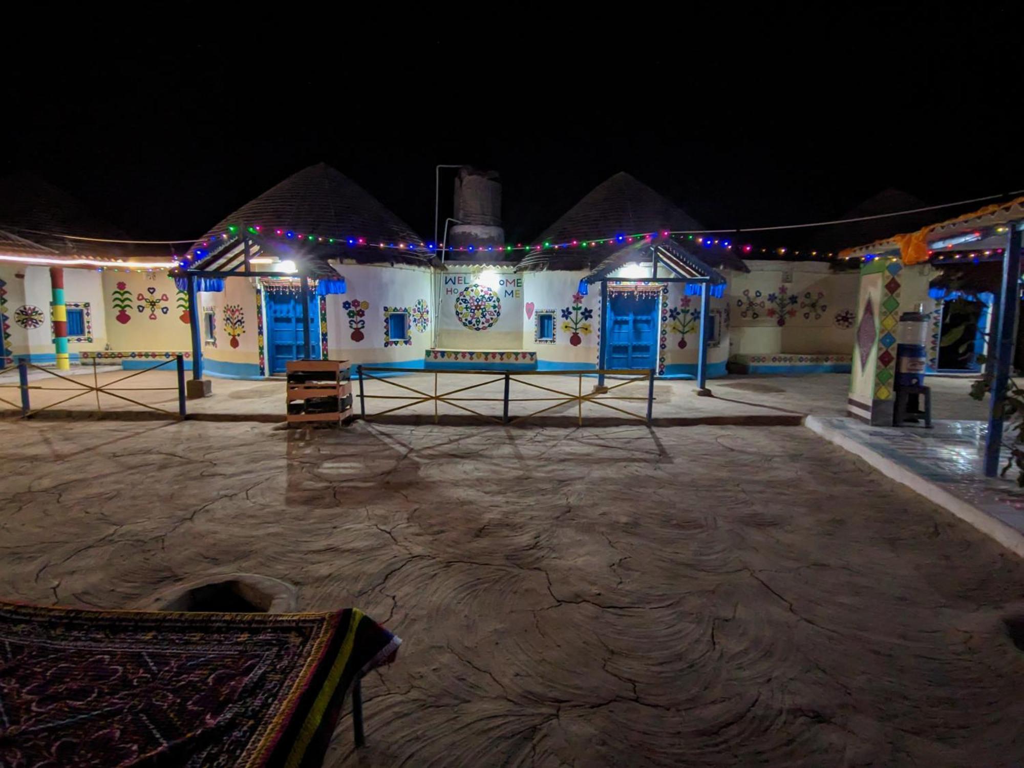 Dhordo White Land Villagestay מראה חיצוני תמונה